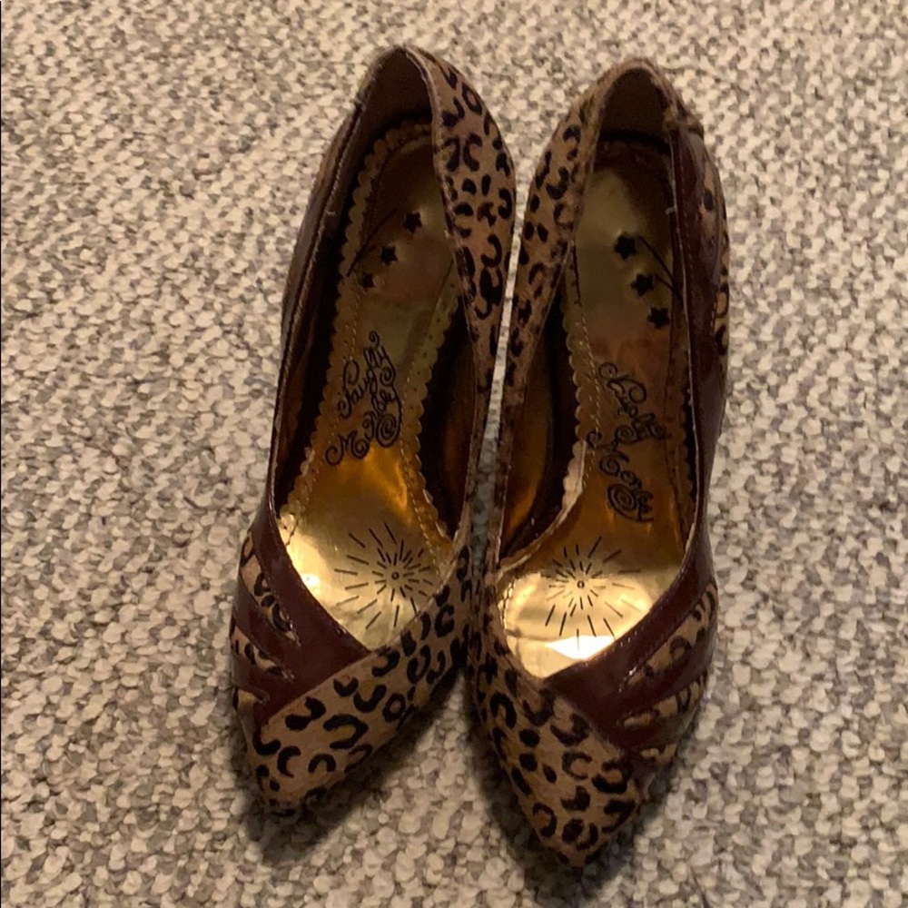 Naughty Monkey Leopard Heel